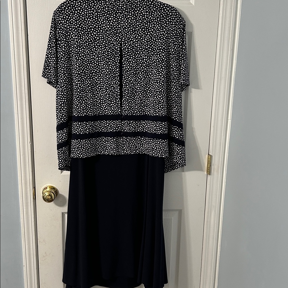 Kasper Black and White Patterned Skirt Setsize 24W - Picture 3 of 3